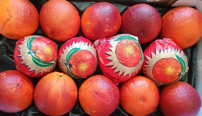 Foto Arance Tarocco Calibro 2  Varietà Lempso Origine Italia Marchio 'Eccellenza Capitale' 2